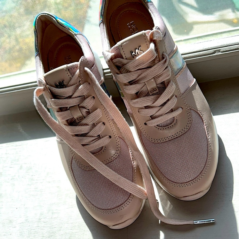 Michael Kors Size 7.5 Hologram tennis shoes